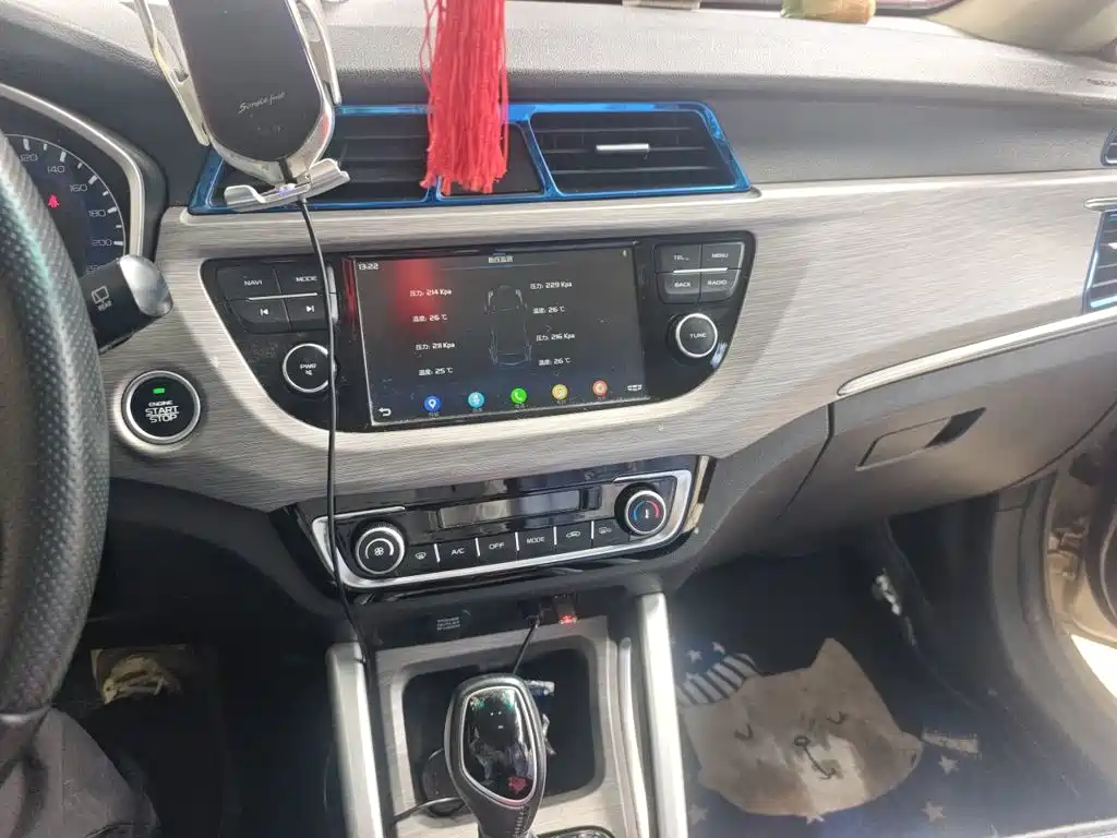 Geely Vision X3 — миниатюра 14