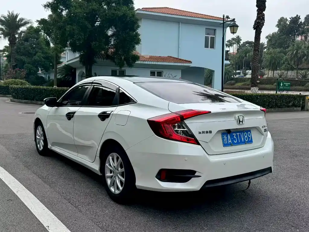 Honda Civic — миниатюра 9