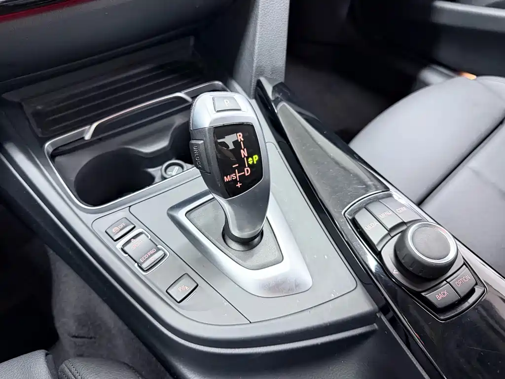 BMW 3 Series — миниатюра 17