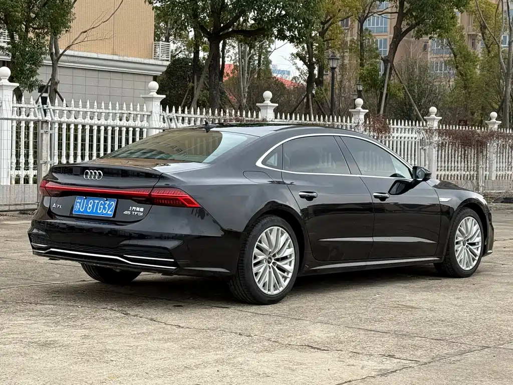 AUDI A7L