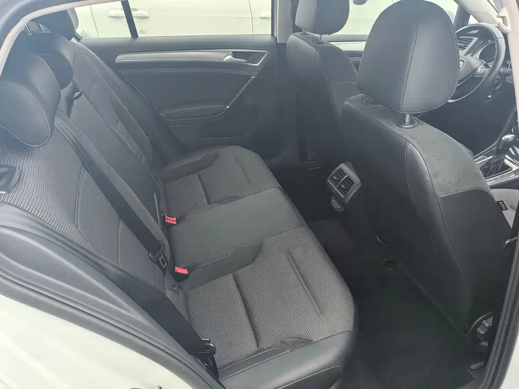 Volkswagen Golf — миниатюра 11