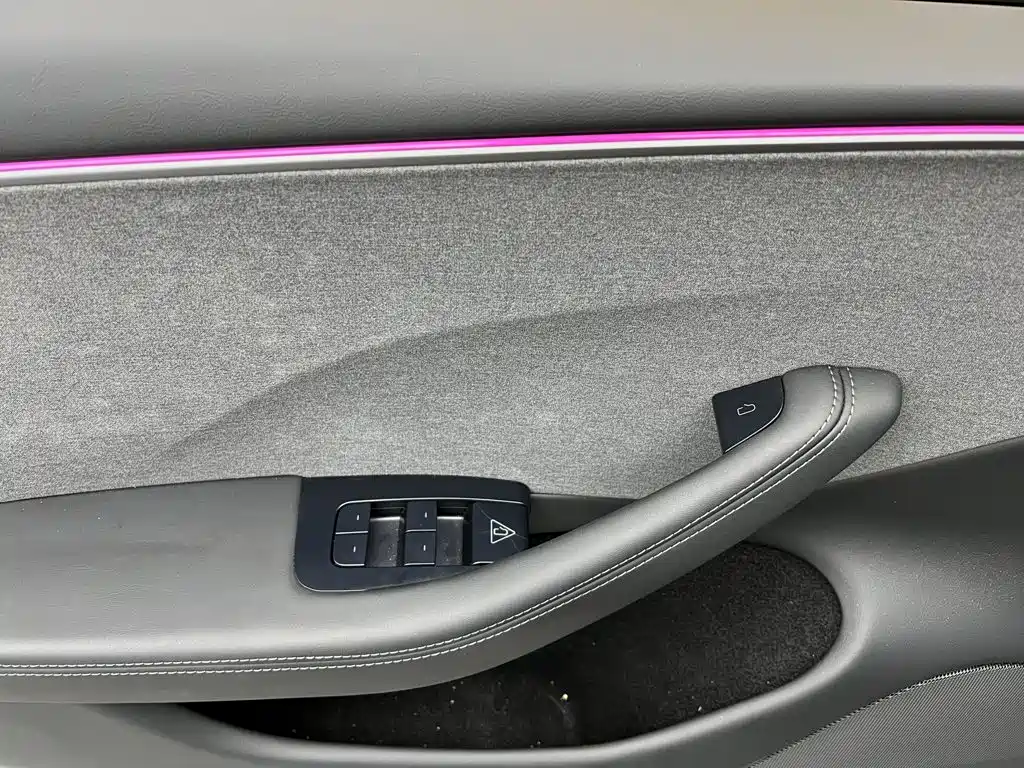 Tesla Model 3 — миниатюра 19