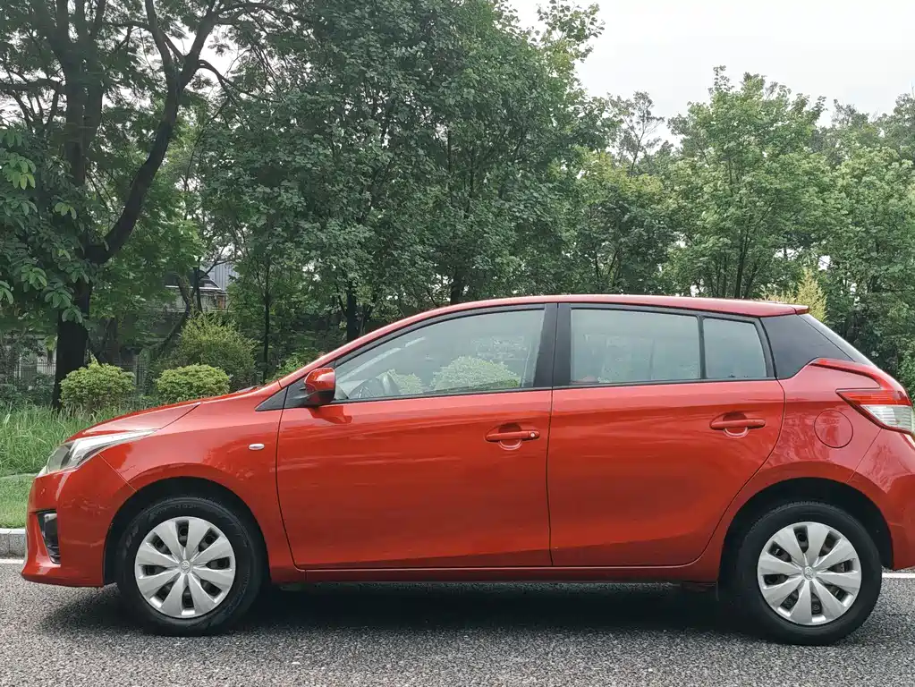 Toyota Yaris L — миниатюра 5