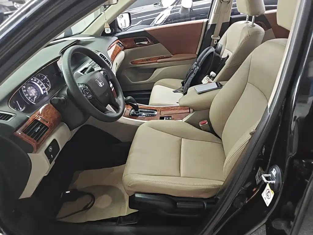 Honda Accord — миниатюра 15