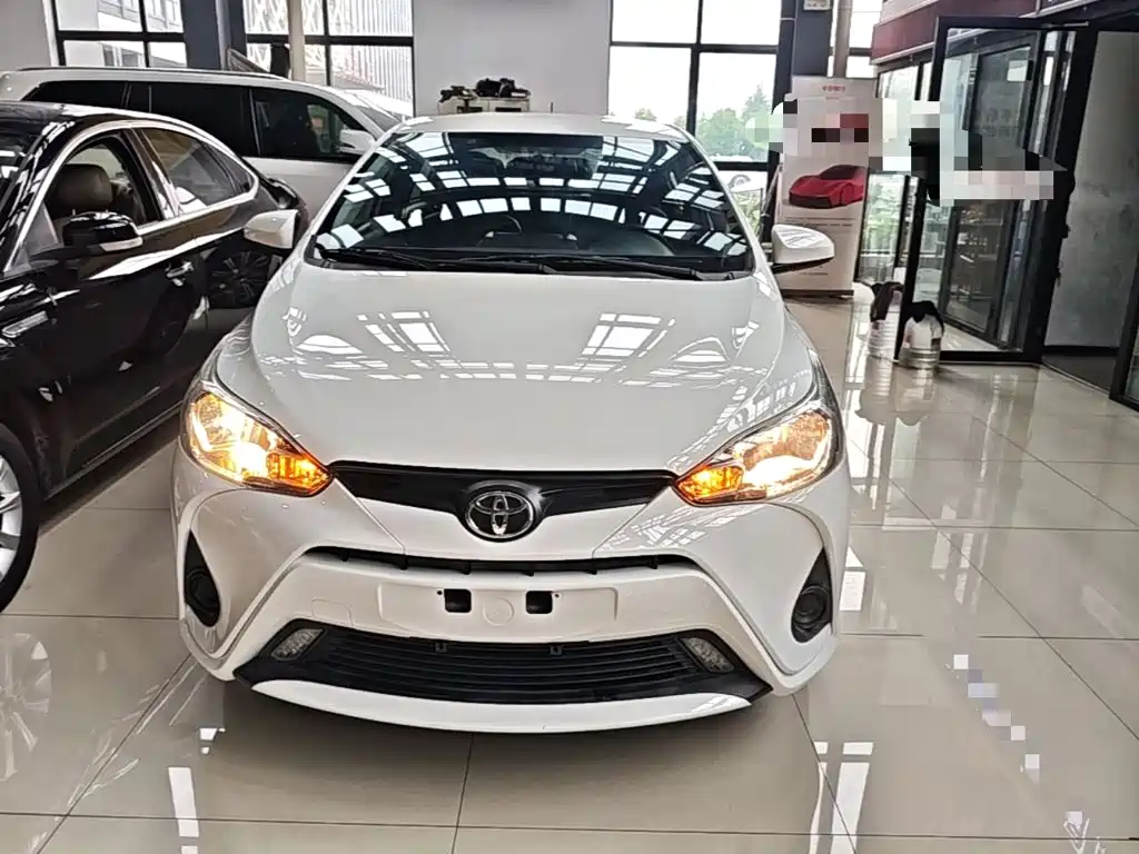 Toyota Yaris L — миниатюра 3