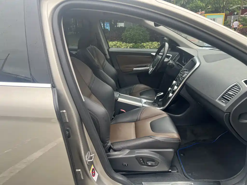 Volvo XC60 — миниатюра 12