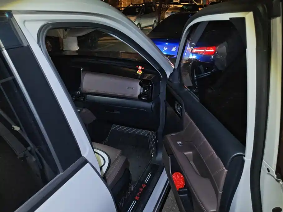 Wuling Xingguang 560 New Energy — миниатюра 8
