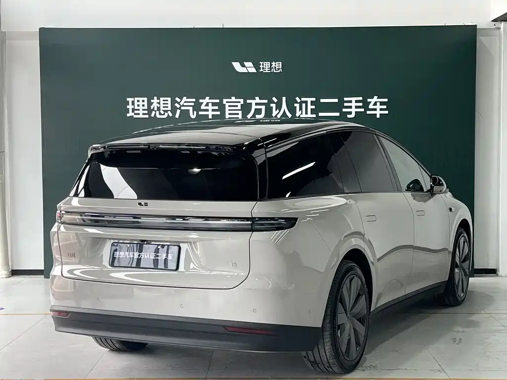 Li Auto i8 2025 Standard