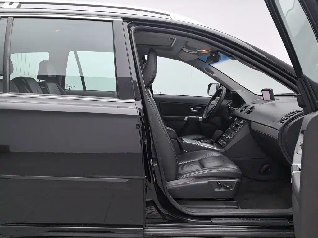 Volvo XC90 — миниатюра 23