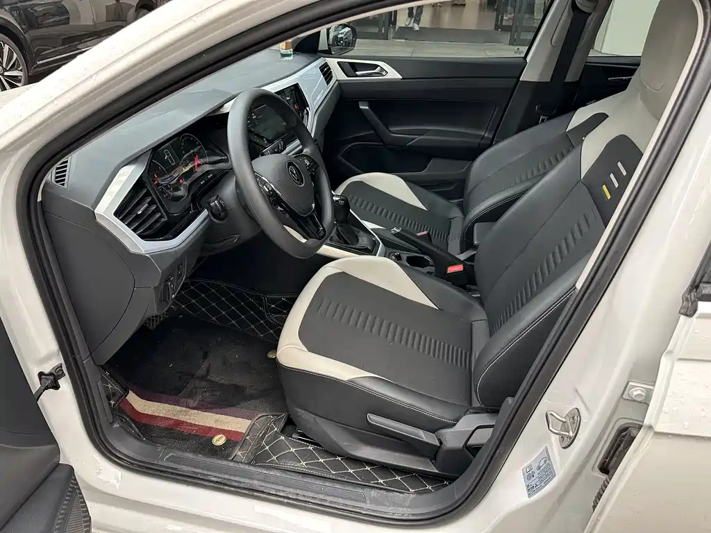 Volkswagen Polo 2021 Plus 1.5L AT