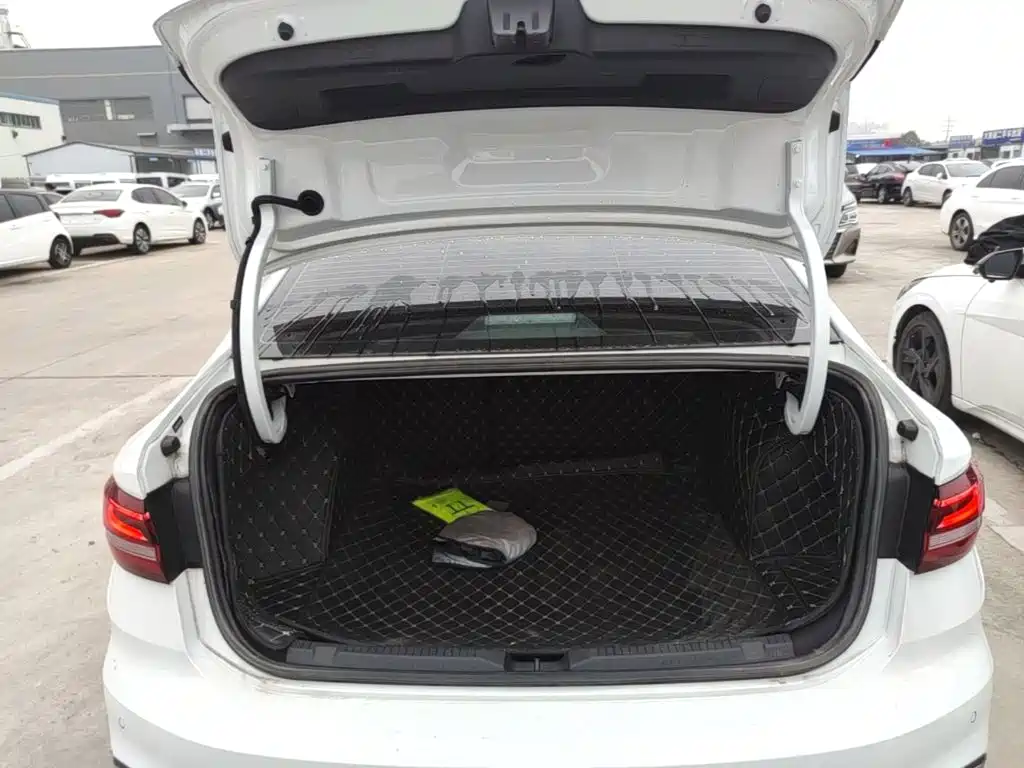 Volkswagen Lavida — миниатюра 19