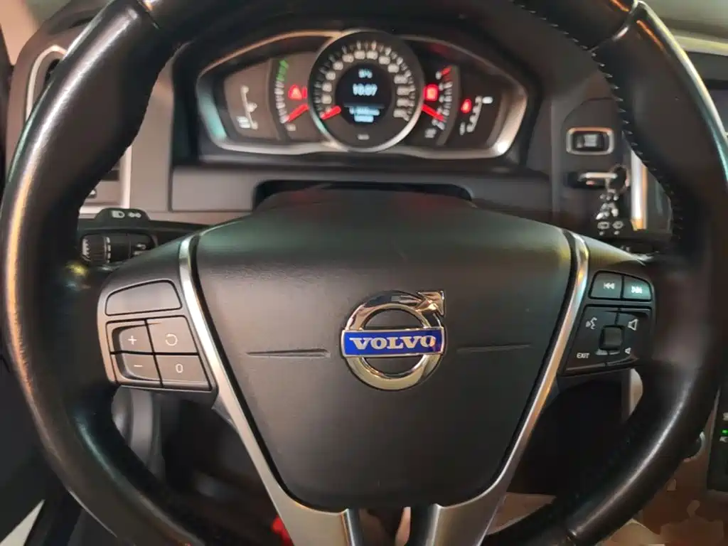 Volvo XC60 — миниатюра 11