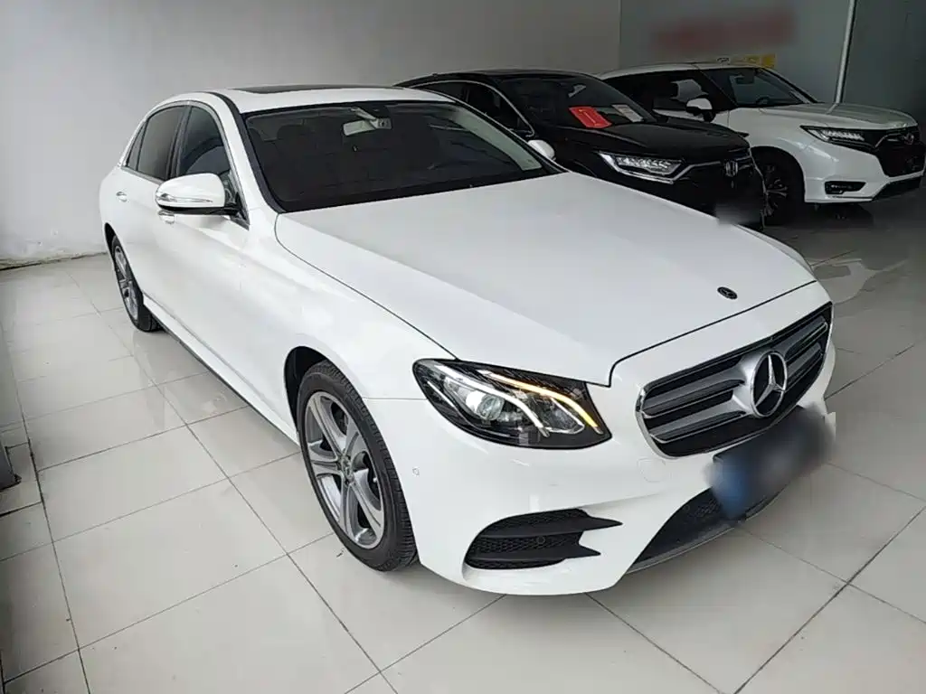 Mercedes-Benz E-Class — миниатюра 4