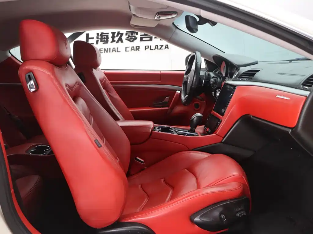 Maserati GranTurismo 2013 4.2L AT