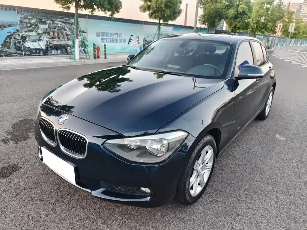 BMW 1 Series (Import) 2012