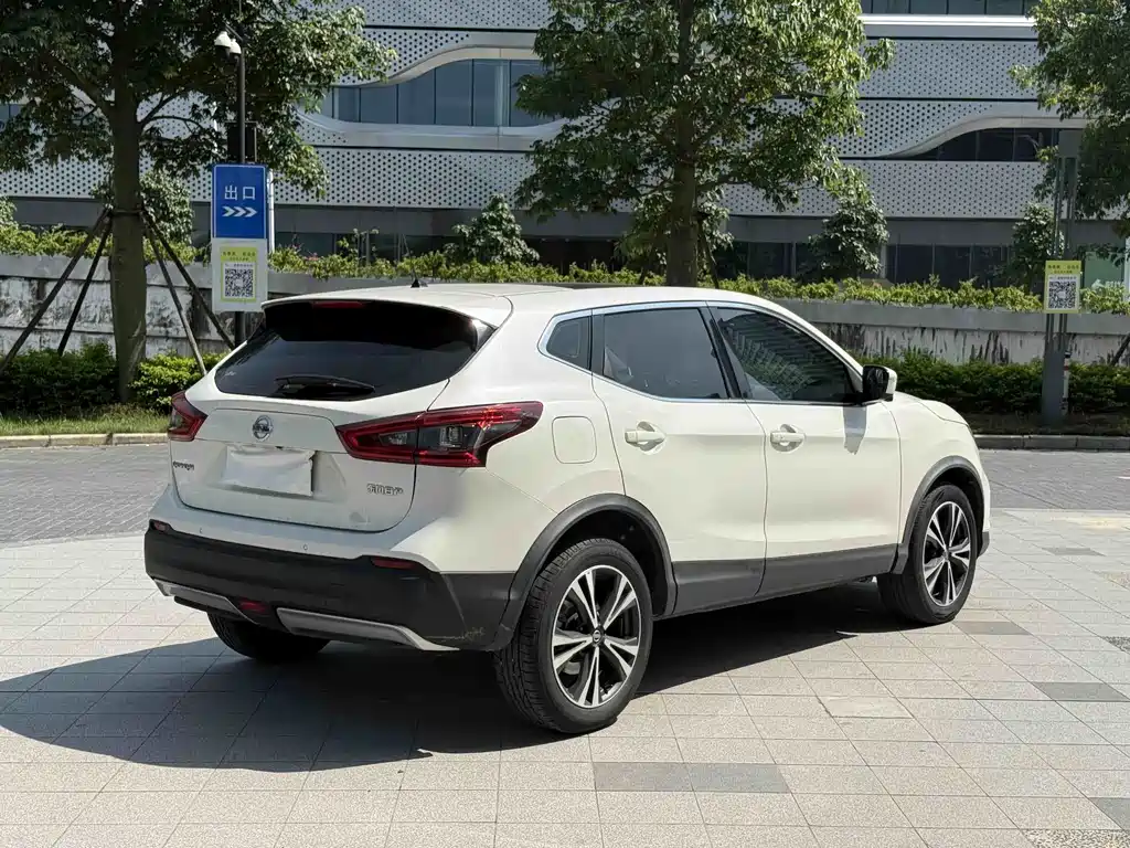 Nissan Qashqai 2021 2.0L CVT Luxury
