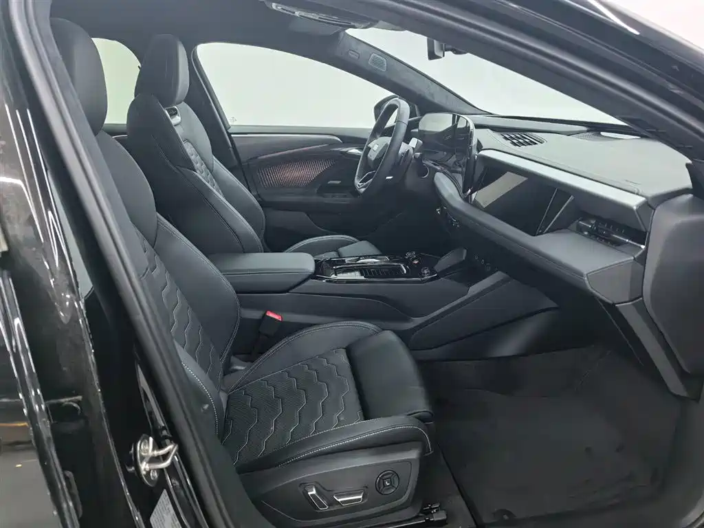 Audi A6L e-tron — миниатюра 17
