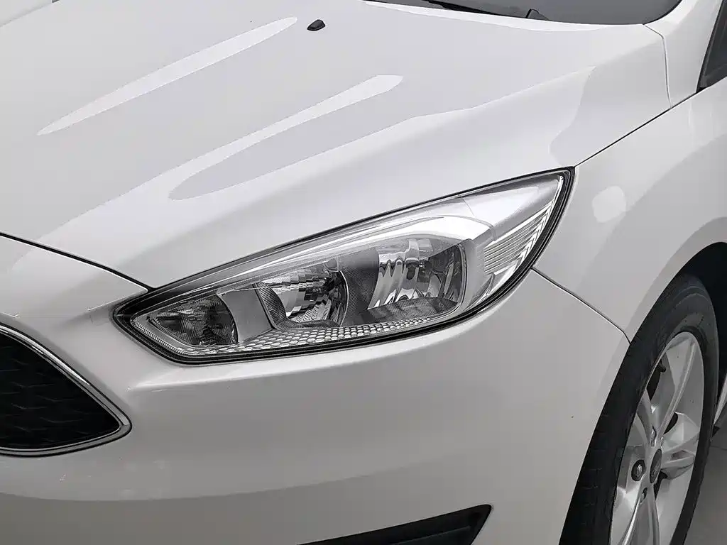 Ford Focus — миниатюра 7