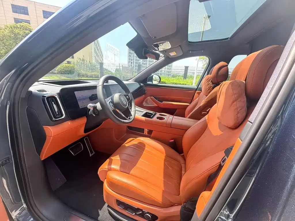 Aito M8 2025 Ultra 53.4kWh 5 мест (192 )