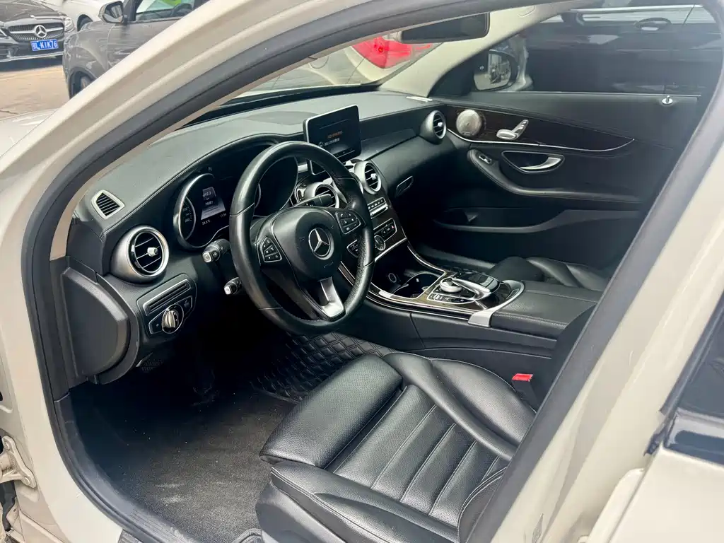 Mercedes-Benz C-Class — миниатюра 5