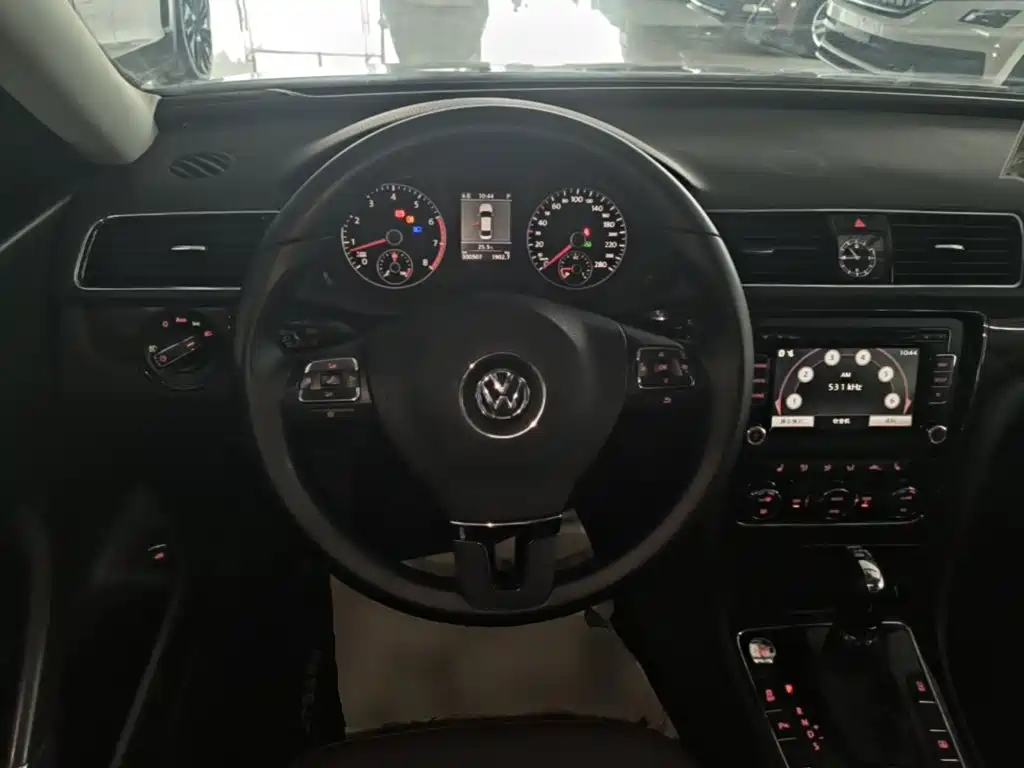Volkswagen Passat — миниатюра 11