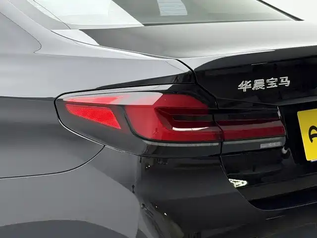 BMW 5 Series — миниатюра 18