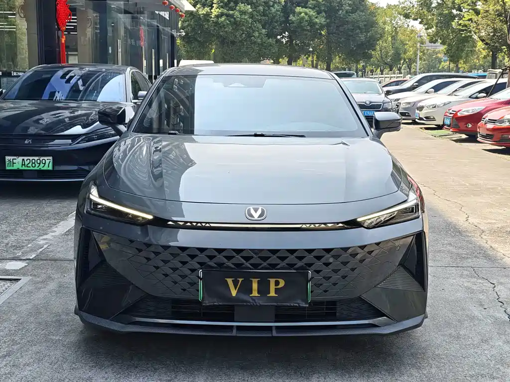 Changan UNI-V iDD — миниатюра 2