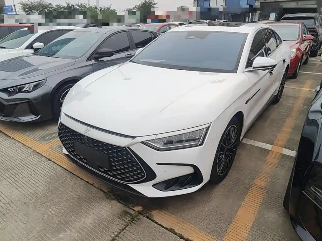 BYD Han — миниатюра 2