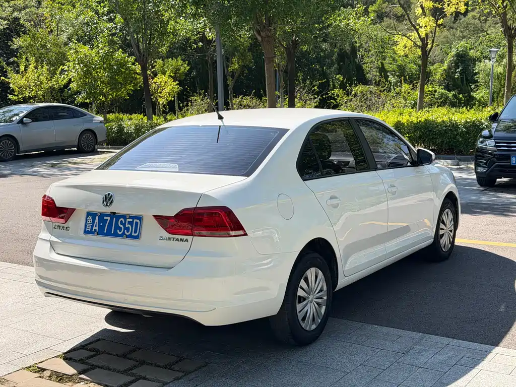 Volkswagen Santana — миниатюра 6