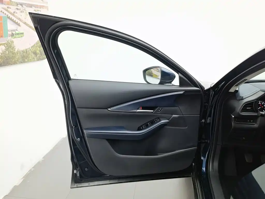 Mazda CX-30 2025 Синий из Китая, фото 2