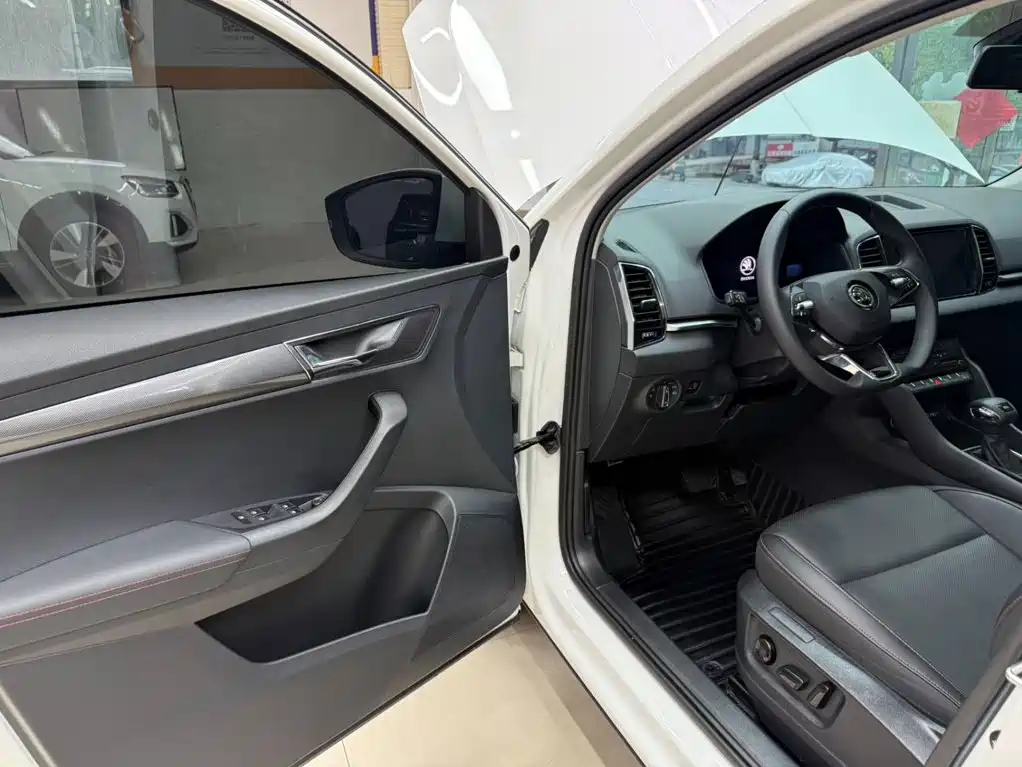 Skoda Karoq — миниатюра 8