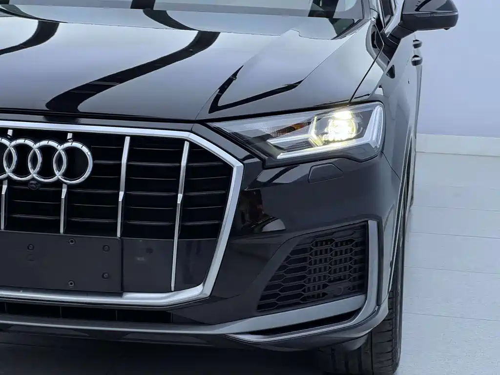 Audi Q7 — миниатюра 3