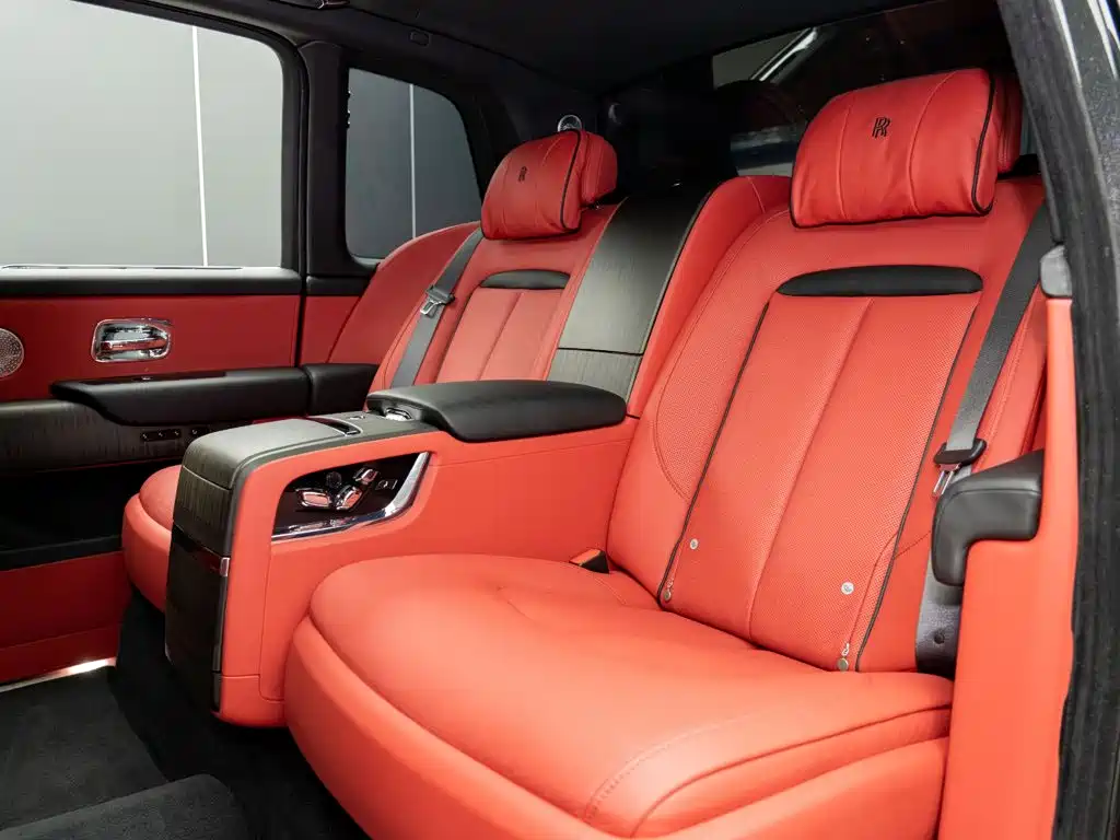 Rolls-Royce Cullinan — миниатюра 14