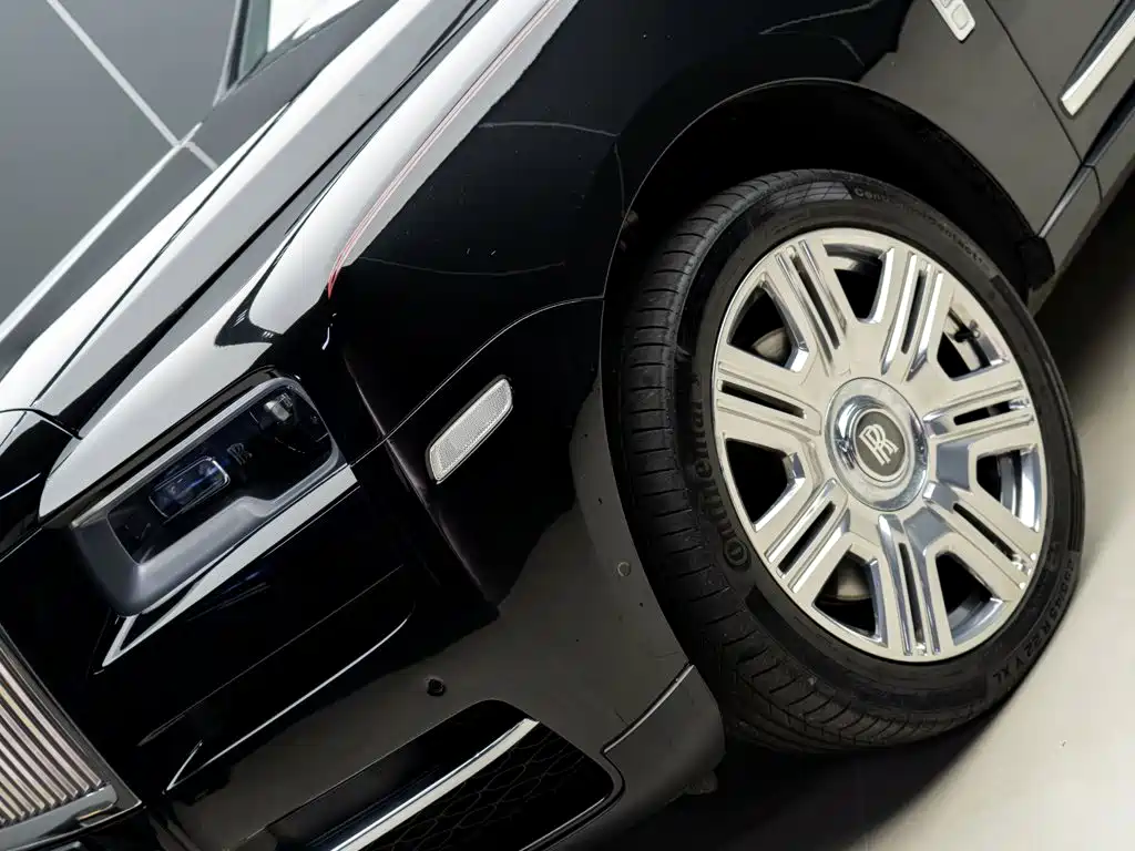 Rolls-Royce Cullinan — миниатюра 3