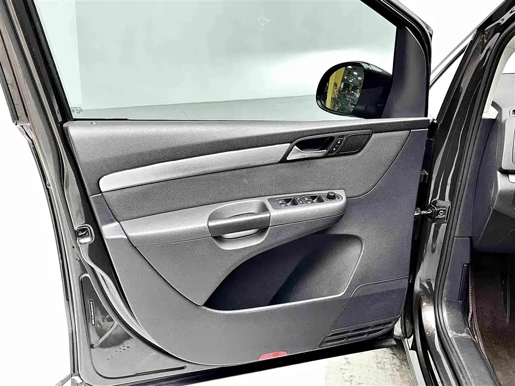Volkswagen Sharan — миниатюра 8