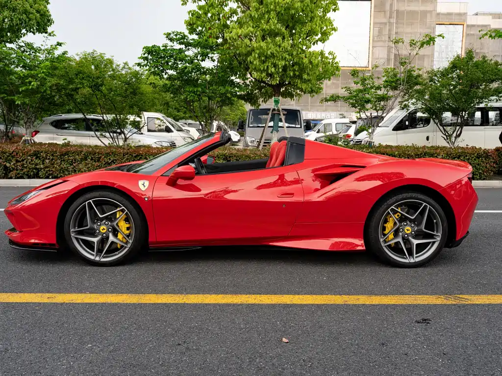 Ferrari F8 — миниатюра 4