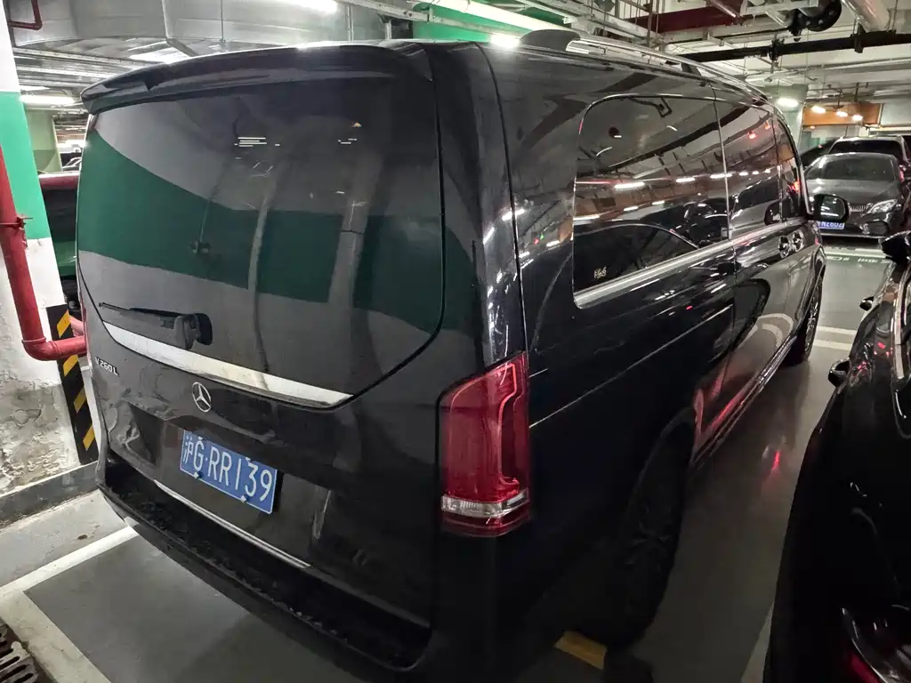 MERCEDES-BENZ V CLASS