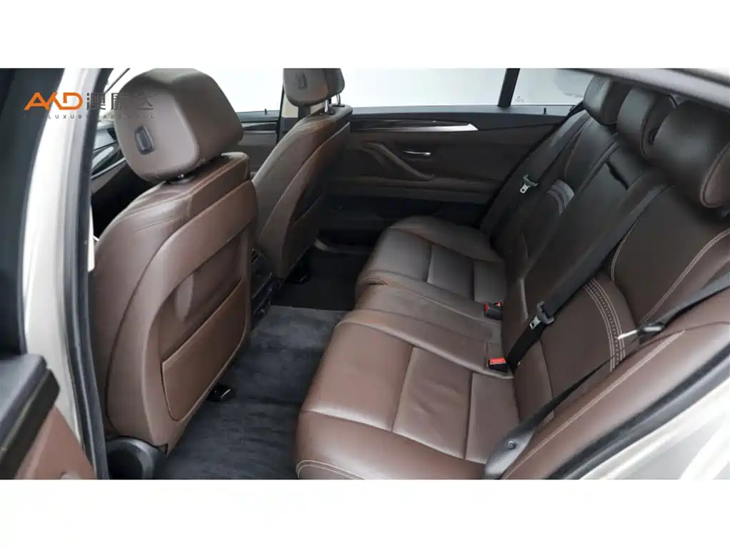 BMW 5 Series — миниатюра 7