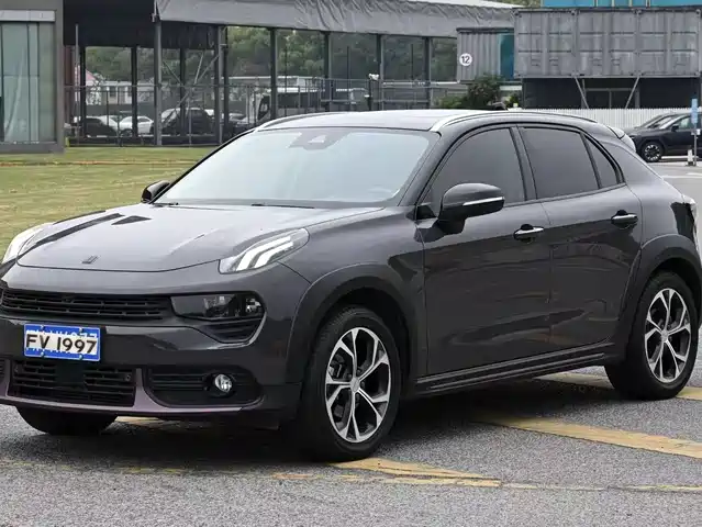 2020 Lynk & Co 02