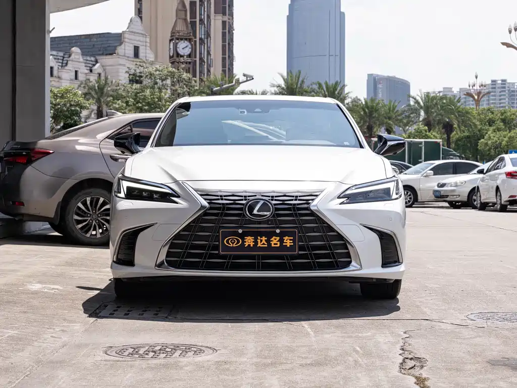 Lexus ES 2025 300h Premium