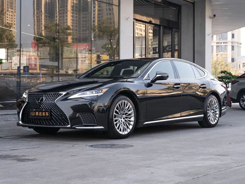 Lexus LS 2024
