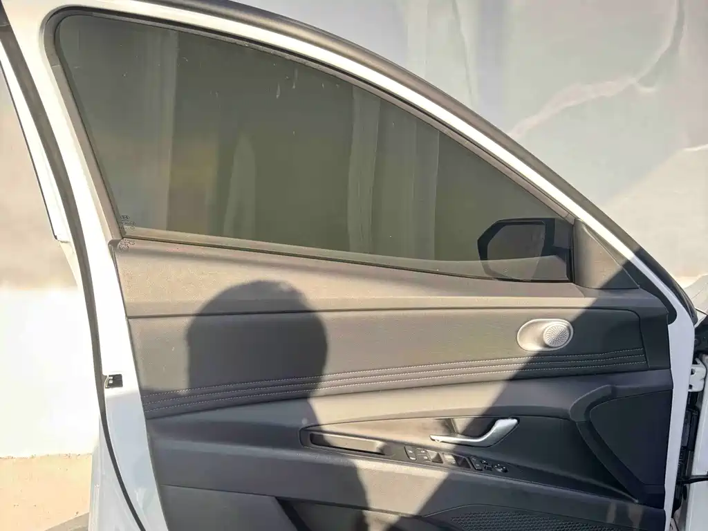 Hyundai Elantra — миниатюра 28