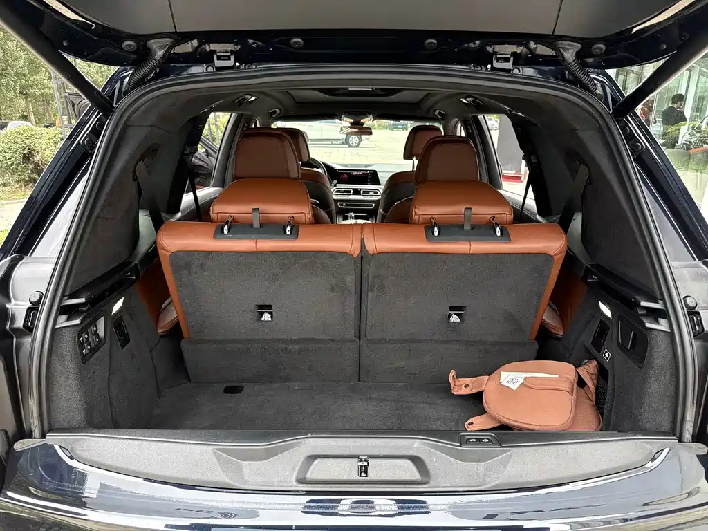 BMW X7 — миниатюра 11