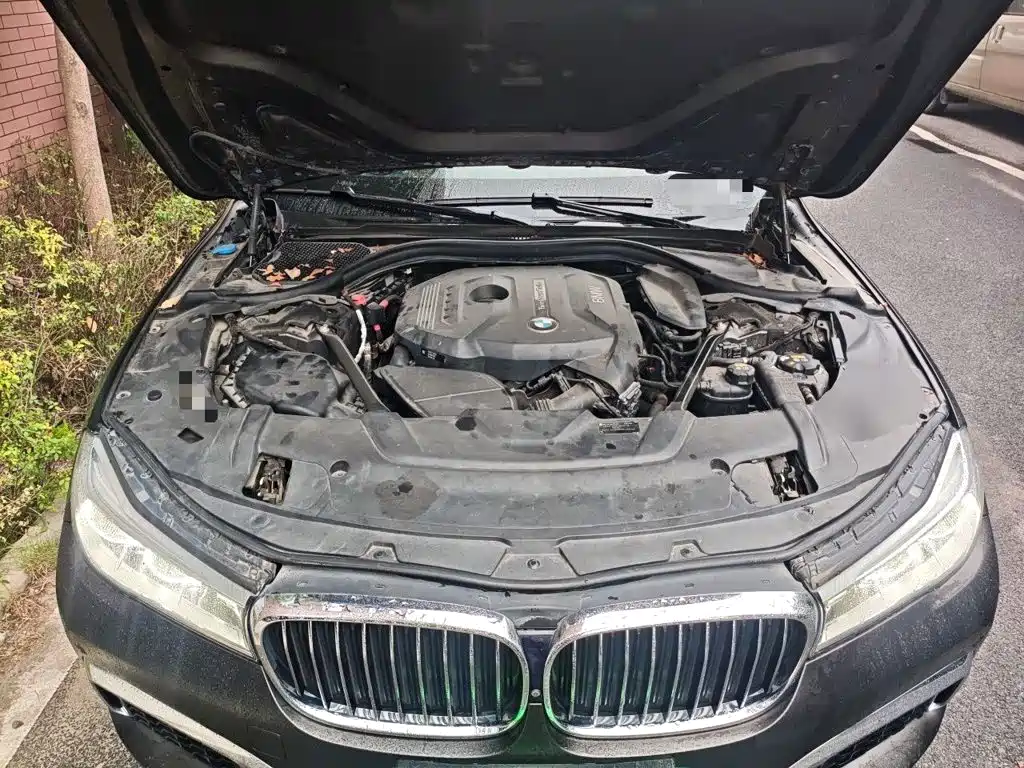 BMW 7 Series — миниатюра 16