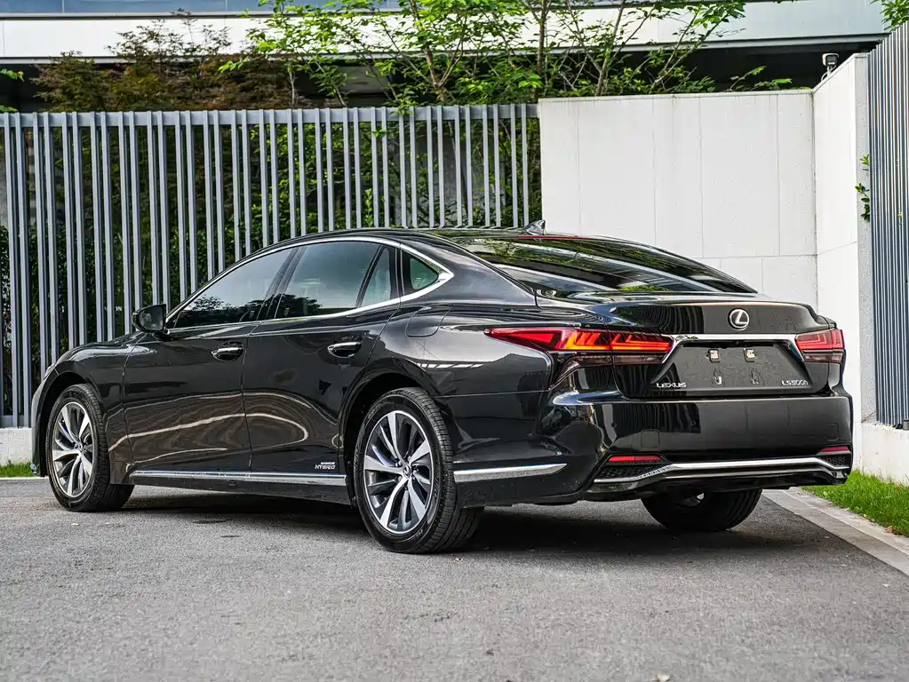 Lexus LS 2021 500h
