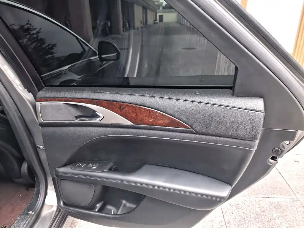 Lincoln MKZ — миниатюра 18