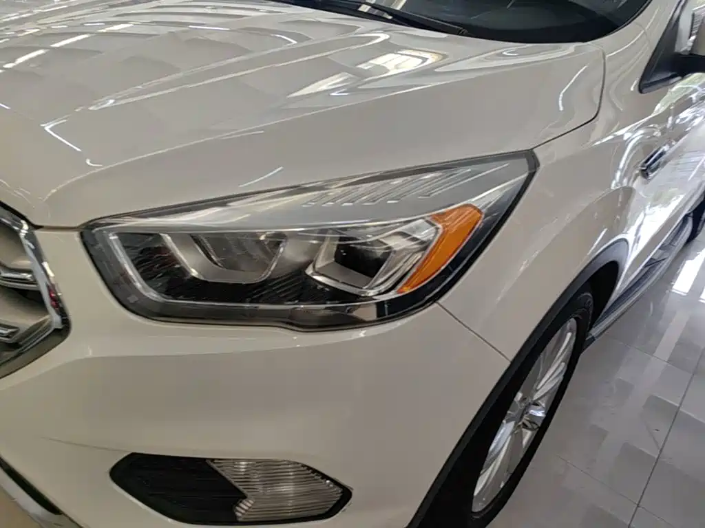 Ford Kuga — миниатюра 24