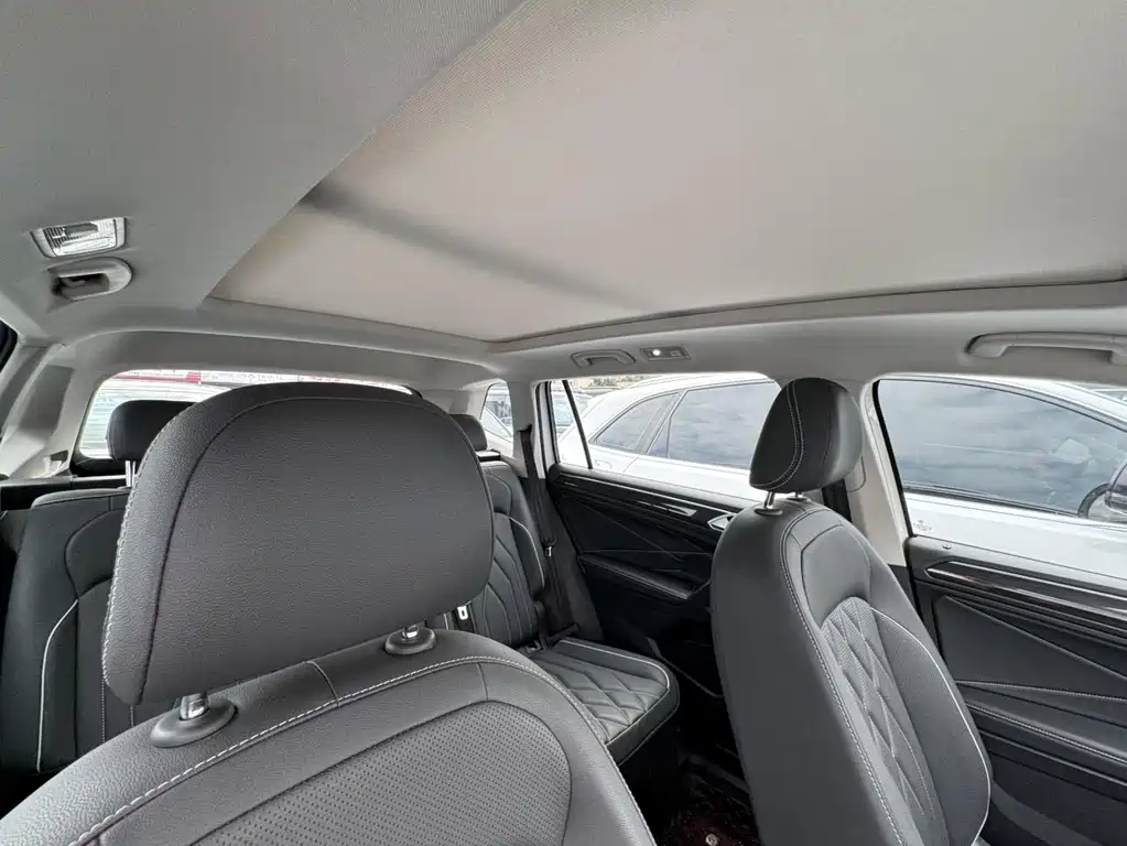 Volkswagen Tiguan L L 2022 330TSI AT