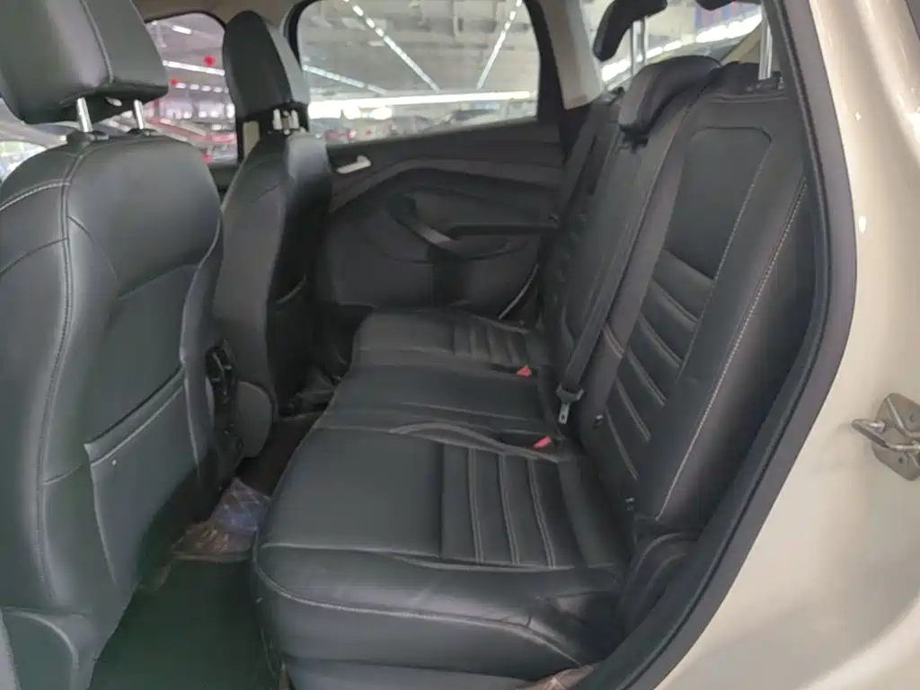 Ford Kuga — миниатюра 17