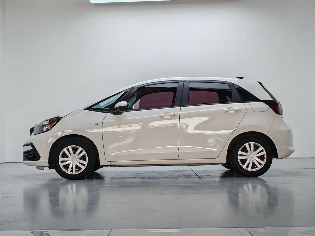 Honda Fit — миниатюра 8
